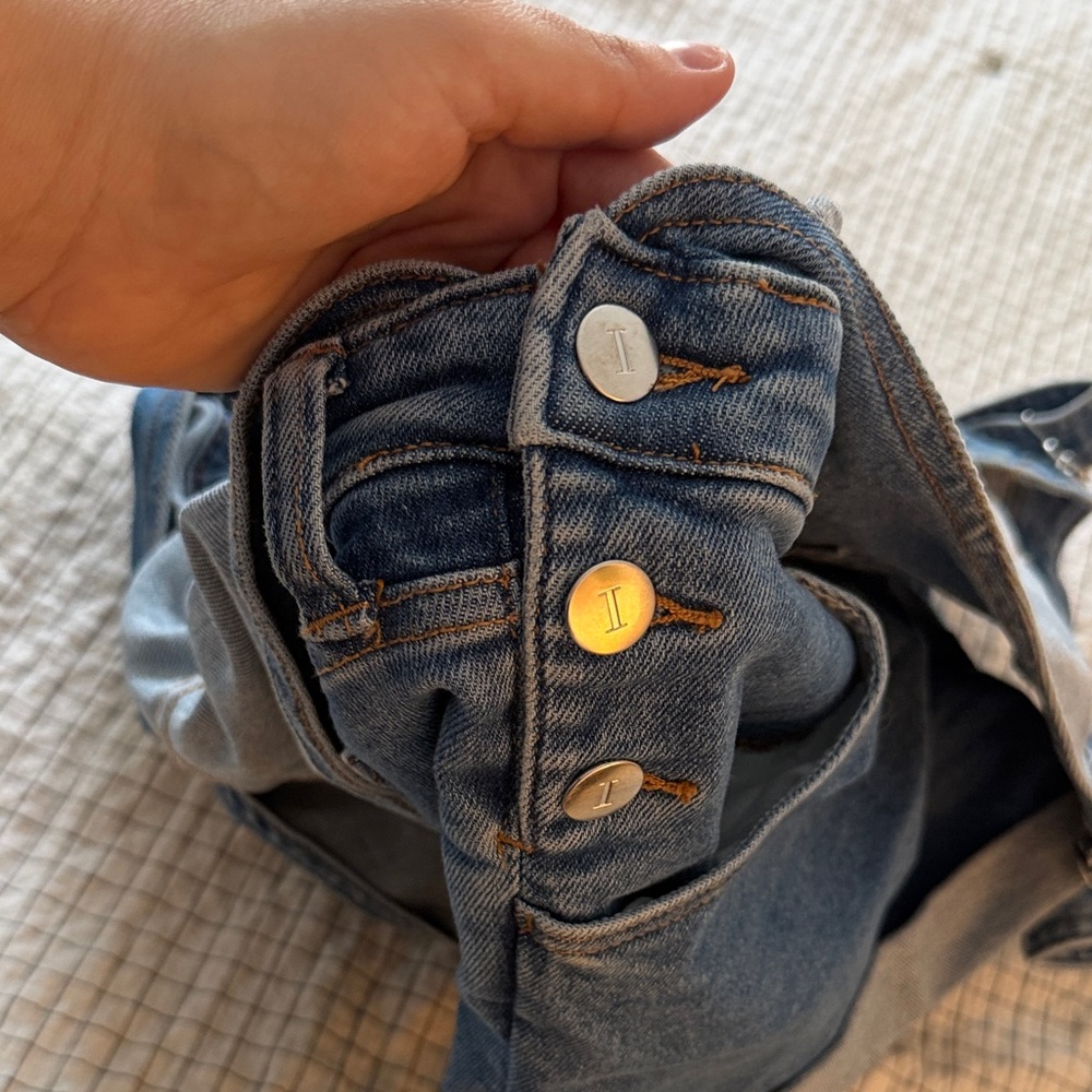 Light Blue Denim Short Maternity Overalls with Front Bib Pocket- Isabel - Picture 12 of 15
